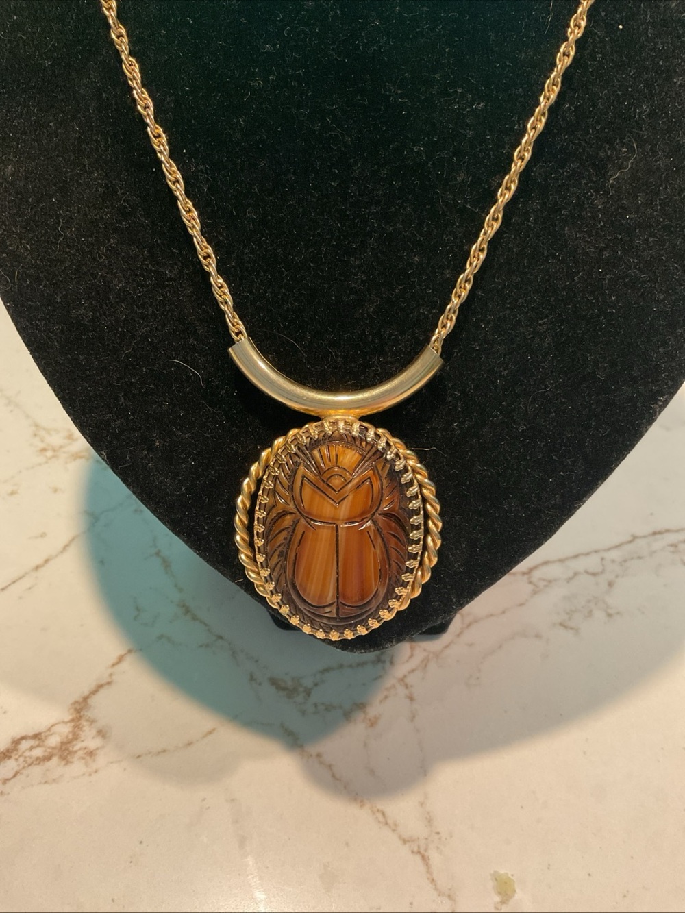 VTG JULIANA D&E Carved Scarab Beetle Pendant Necklace Book Piece - Picture 3 of 7